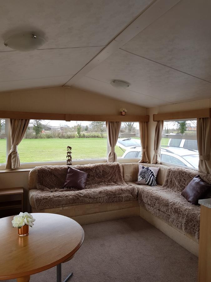 Pitch & Canvas - Self Catering At Broad Oak Farm Ξενοδοχείο Tattenhall Εξωτερικό φωτογραφία